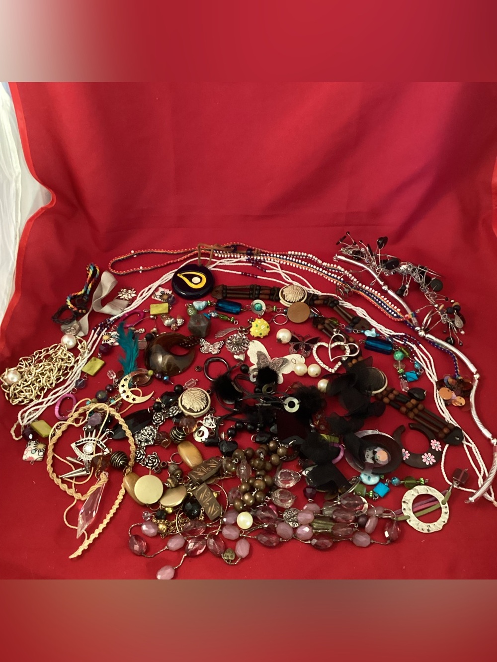 668 grams of broken Jewelry for crafting